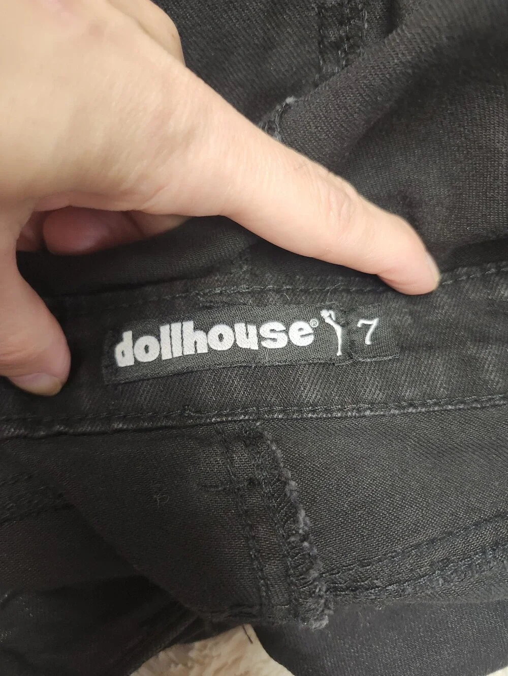 • Dollhouse Junior’s Distressed Denim Jean Skinny Leg Overalls Size 7 Black
